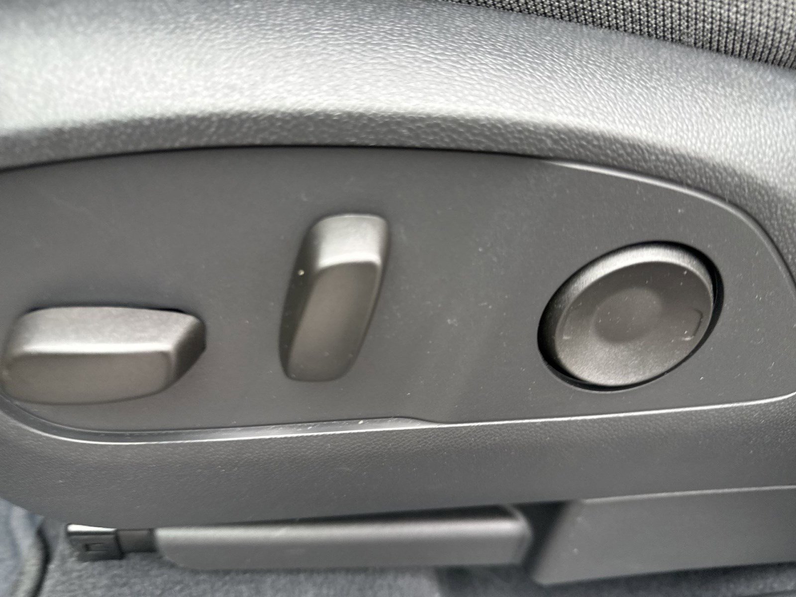 Used 2026 GMC Sierra EV Elevation image 14