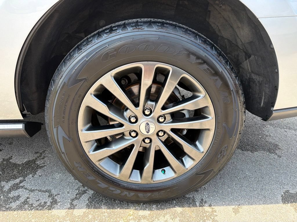 Used 2020 Ford Expedition Limited AWD/4WD image 13