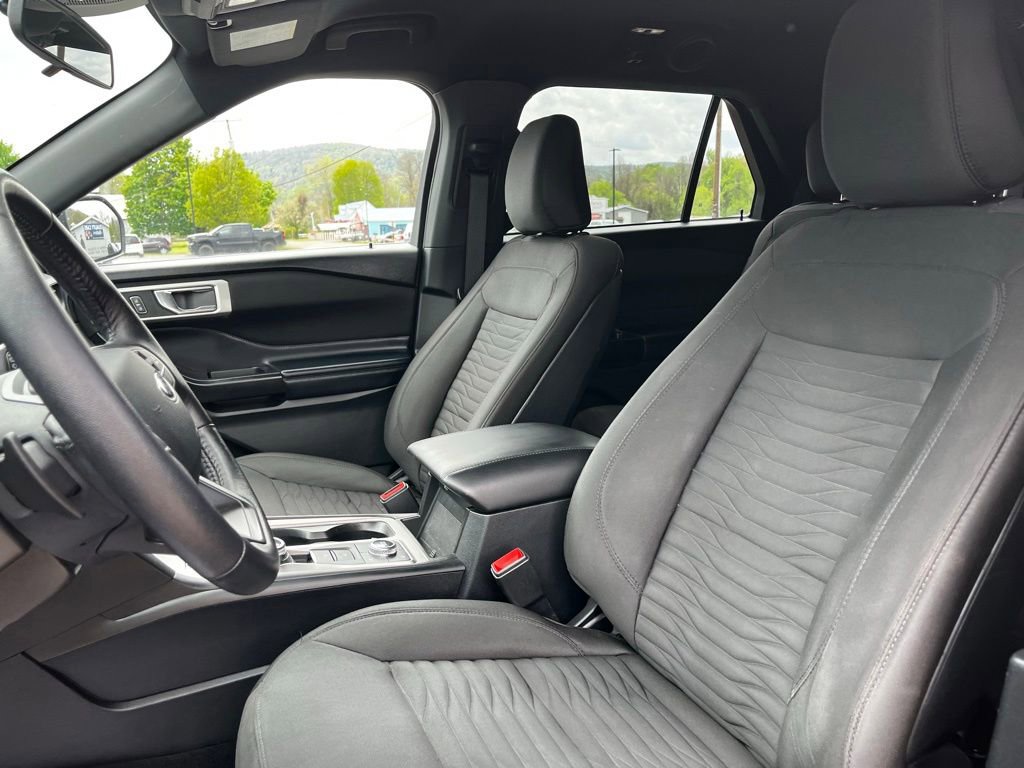 Used 2020 Ford Explorer XLT w/ Comfort Package AWD/4WD image 9