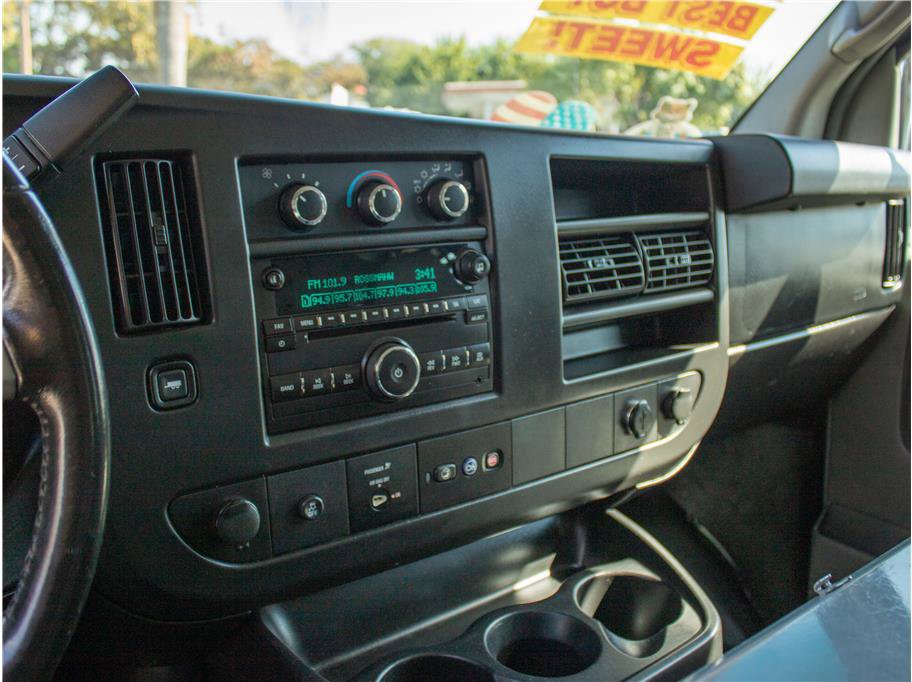Used 2014 Chevrolet Express 2500 RWD image 13