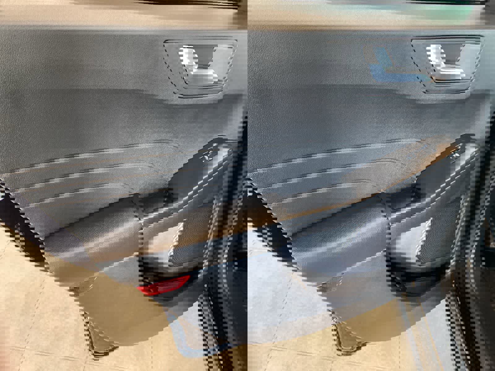 Used 2025 Ford Escape SE image 27