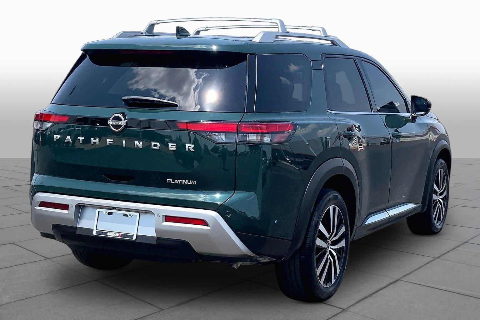 Used 2023 Nissan Pathfinder Platinum FWD image 13