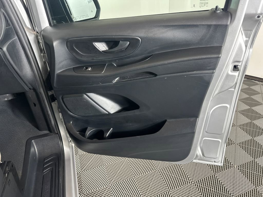 Used 2023 Mercedes-Benz Metris image 14