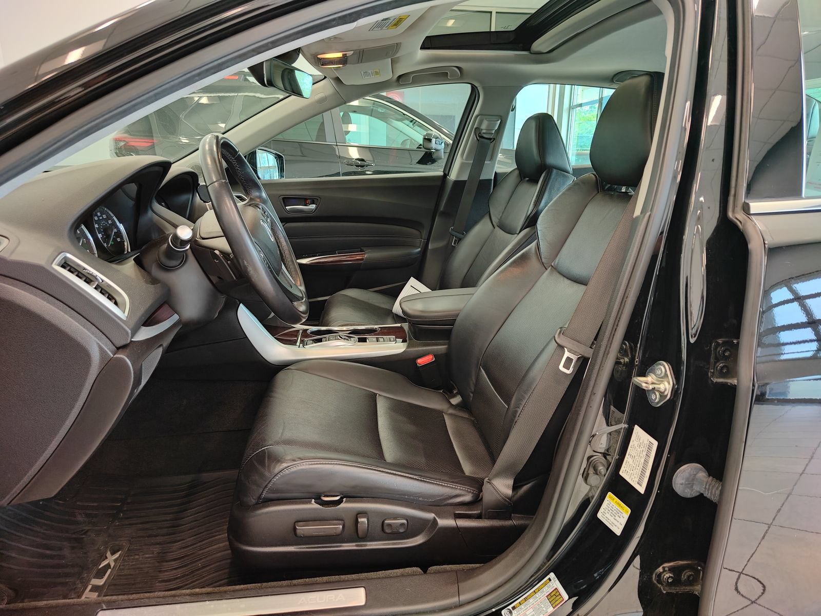 Used 2015 Acura TLX w/ Technology Package AWD/4WD image 9