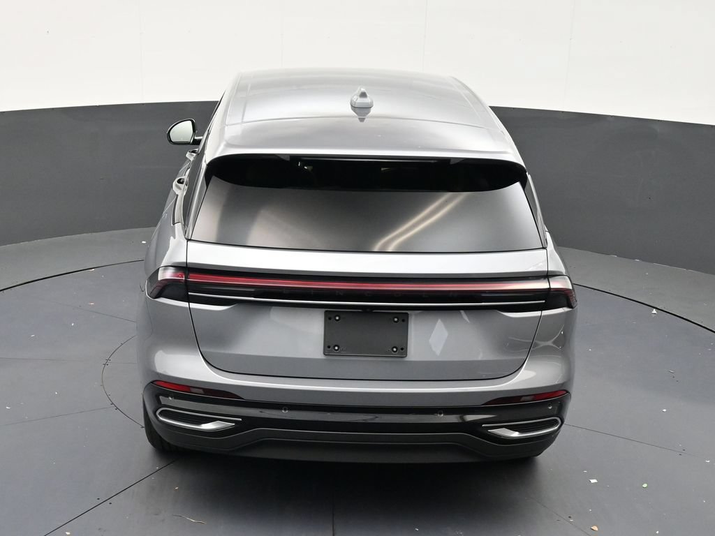 Used 2024 Lincoln Nautilus Premier AWD/4WD image 16