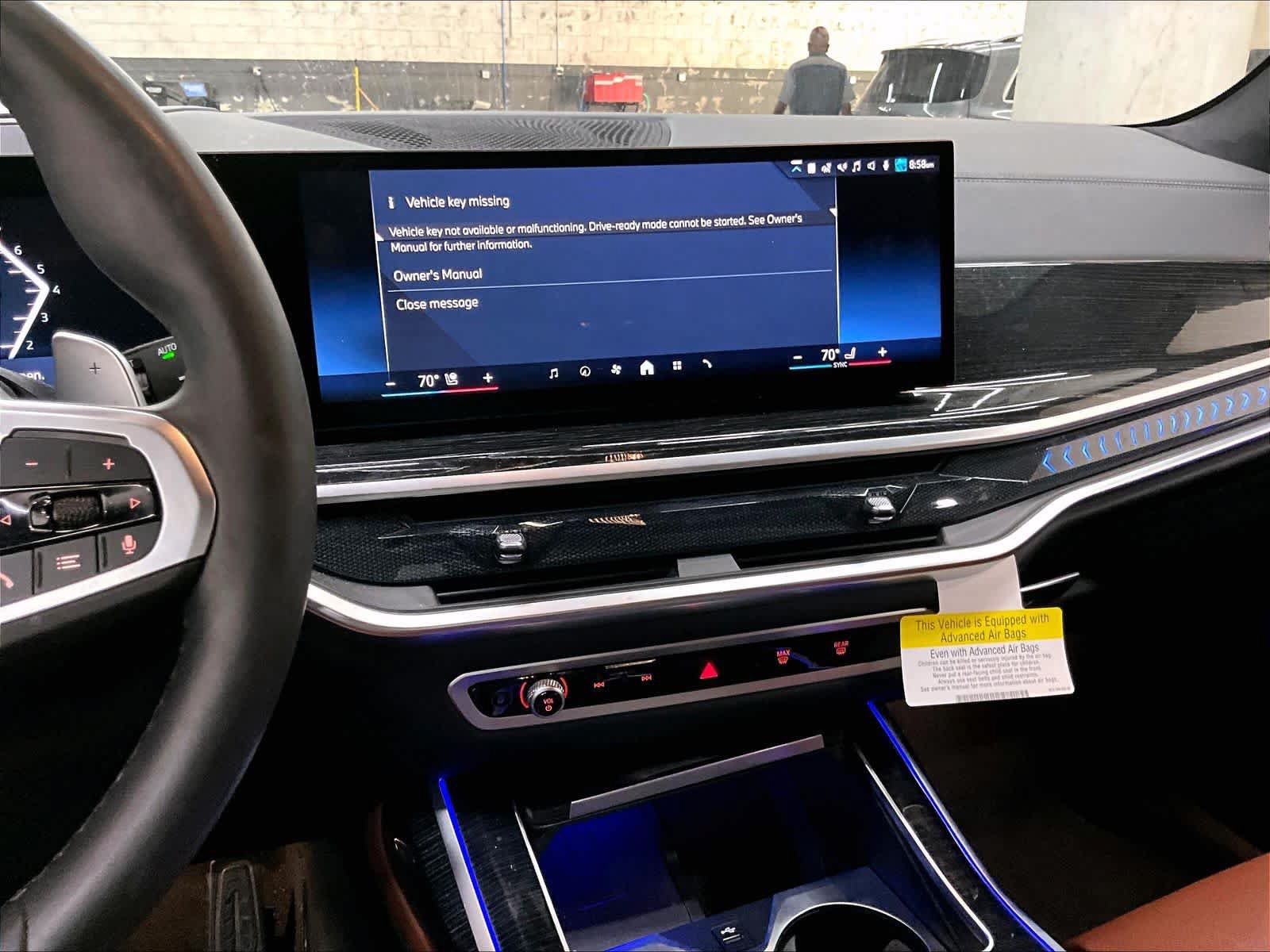 Used 2024 BMW X7 xDrive40i w/ M Sport Package AWD/4WD image 9