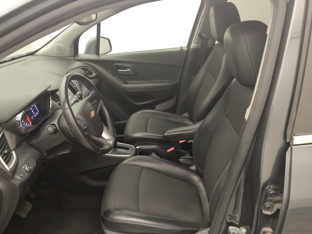 Used 2018 Chevrolet Trax LT w/ LT Convenience Package FWD image 17