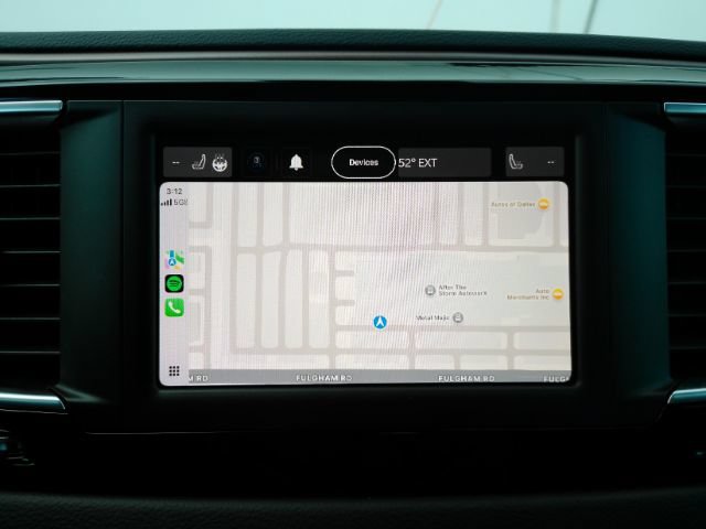 Used 2023 Chrysler Voyager LX FWD image 9