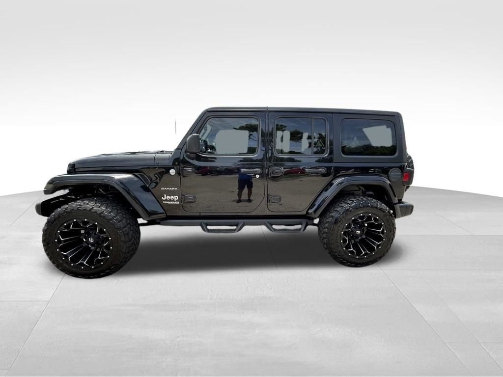 Used 2019 Jeep Wrangler Unlimited Sahara AWD/4WD image 7