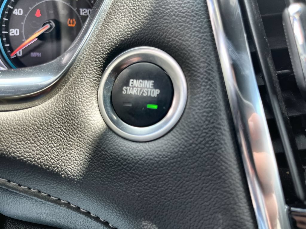 Used 2023 Chevrolet Traverse LT AWD/4WD image 16
