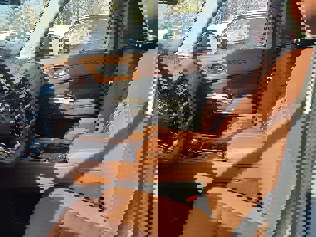 Used 2024 Nissan Pathfinder Platinum AWD/4WD image 10