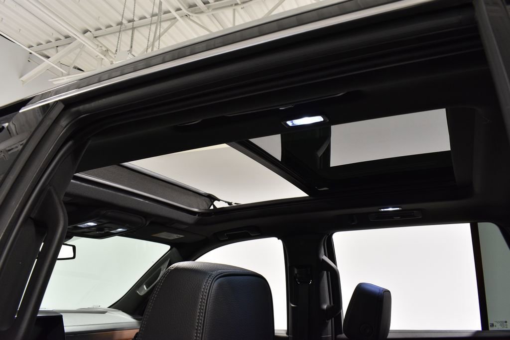 Used 2025 GMC Yukon Denali w/ Sun & Power Step Package image 39