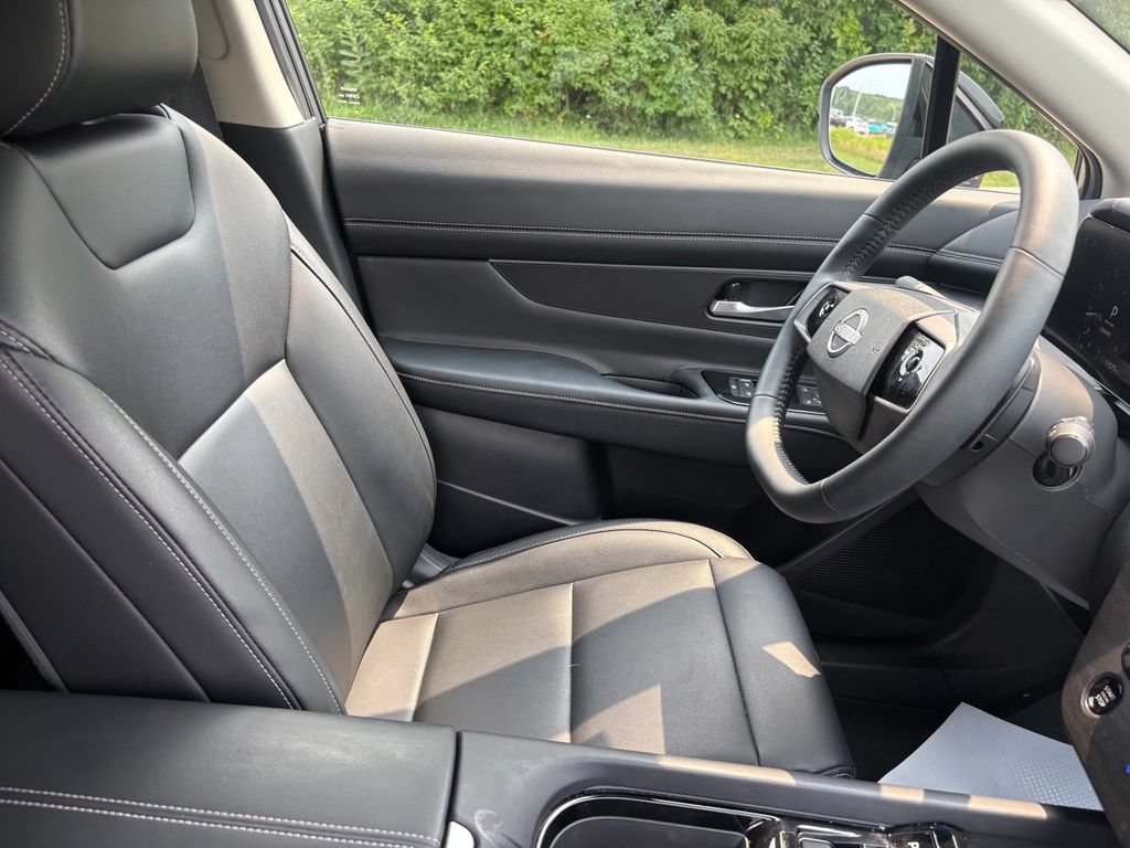 Used 2025 Nissan Murano SV AWD/4WD image 30