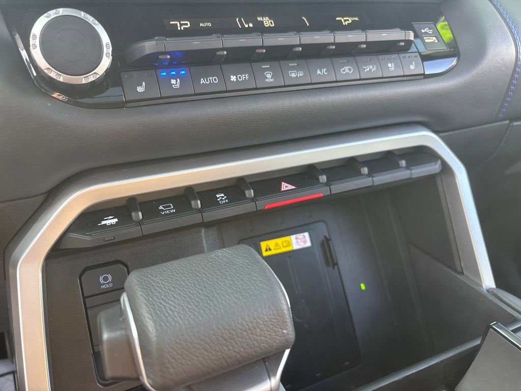 Used 2024 Toyota Sequoia Platinum image 27