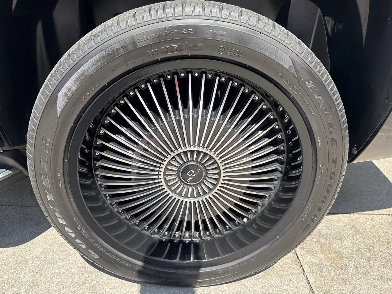 Used 2012 Cadillac Escalade Luxury image 31