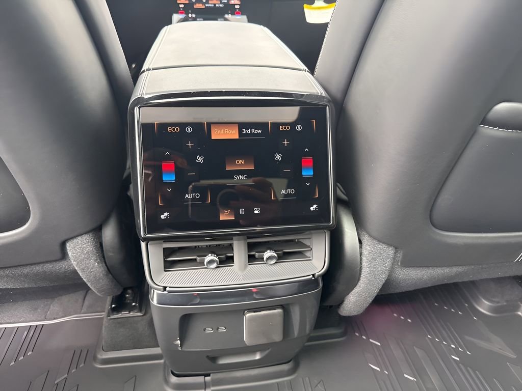 New 2026 Cadillac Vistiq Sport w/ LPO, Floor Liner Package image 40