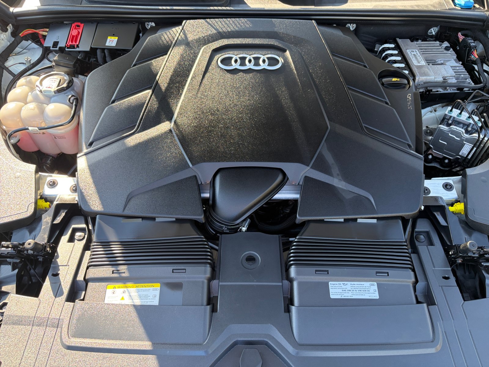 Used 2023 Audi Q8 Premium Plus AWD/4WD image 32