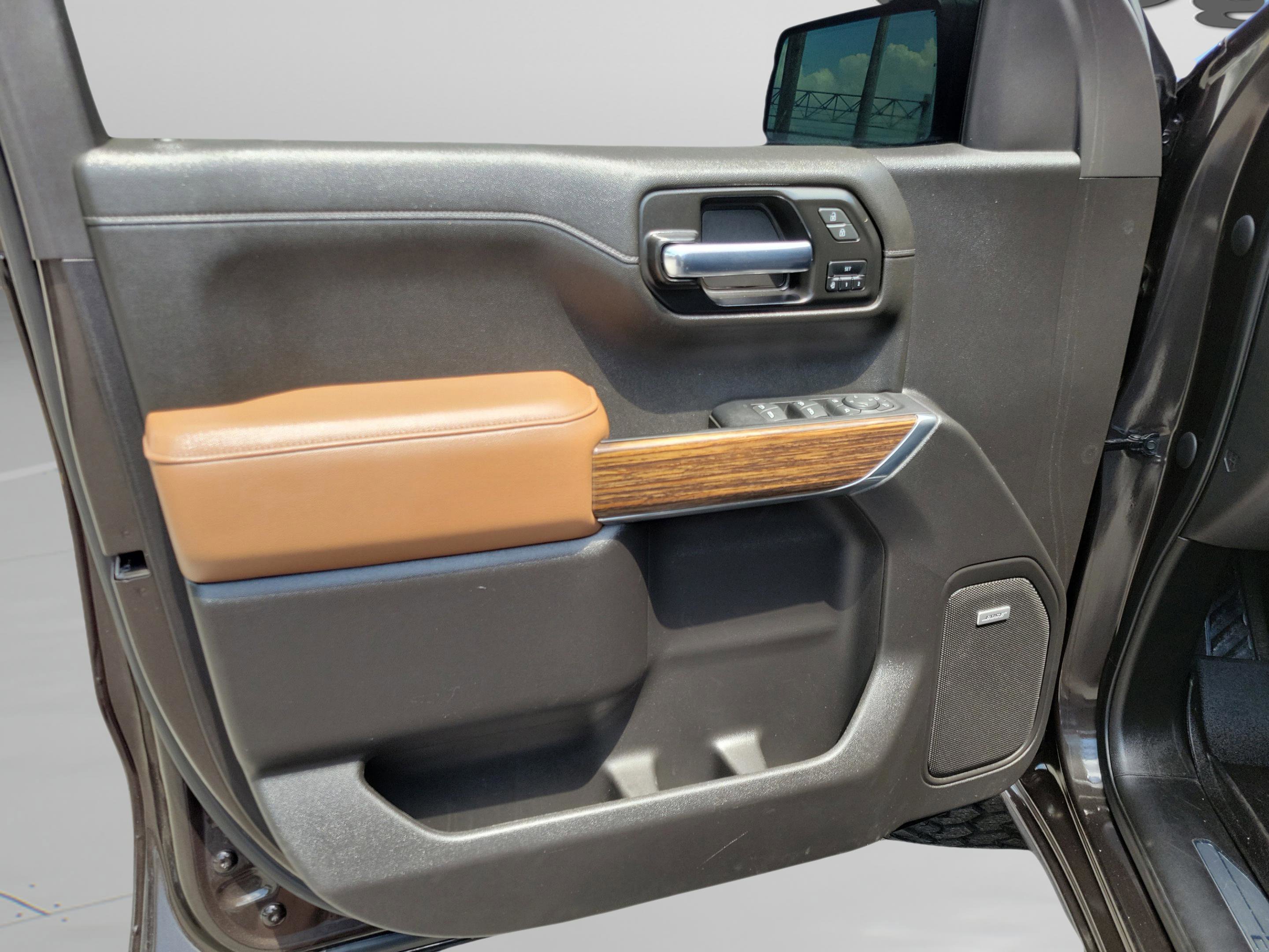 Used 2021 Chevrolet Silverado 1500 High Country AWD/4WD image 14