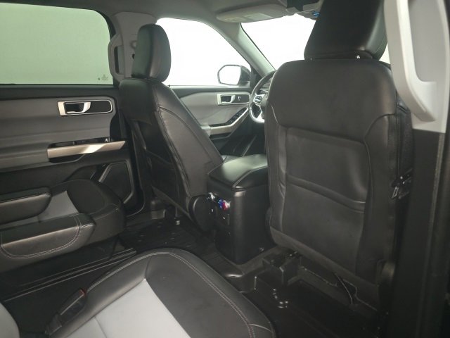 Used 2023 Ford Explorer XLT w/ Equipment Group 202A image 7