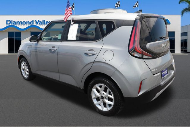 Used 2023 Kia Soul LX w/ Option Group 015 FWD image 4