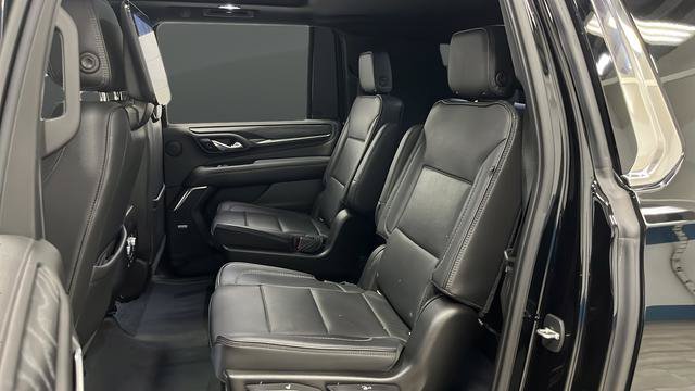 Used 2021 GMC Yukon XL Denali w/ Denali Premium Package AWD/4WD image 22