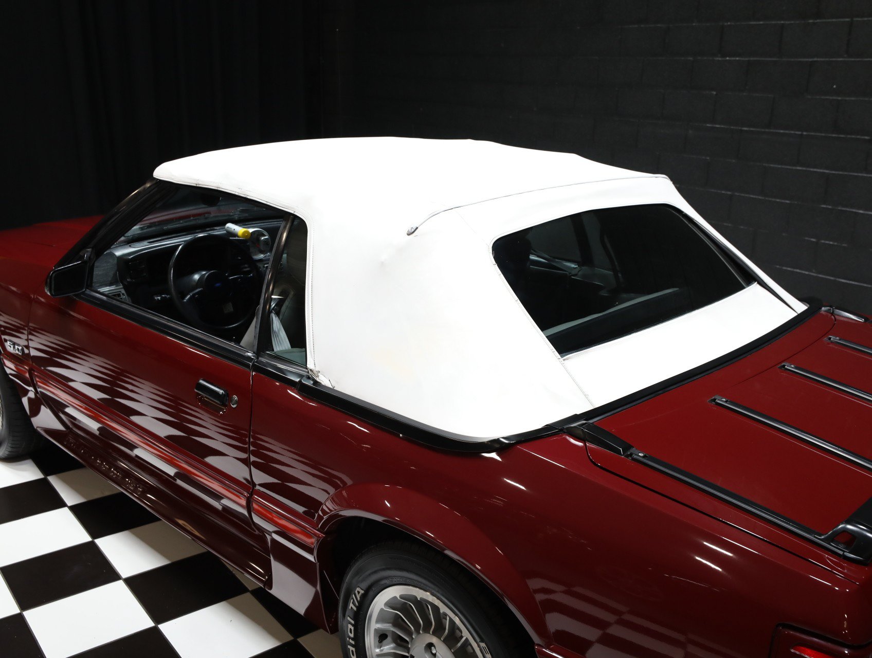 Used 1987 Ford Mustang GT RWD image 9