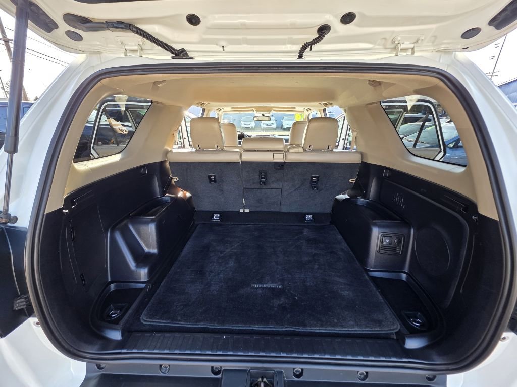Used 2014 Toyota 4Runner Limited image 19