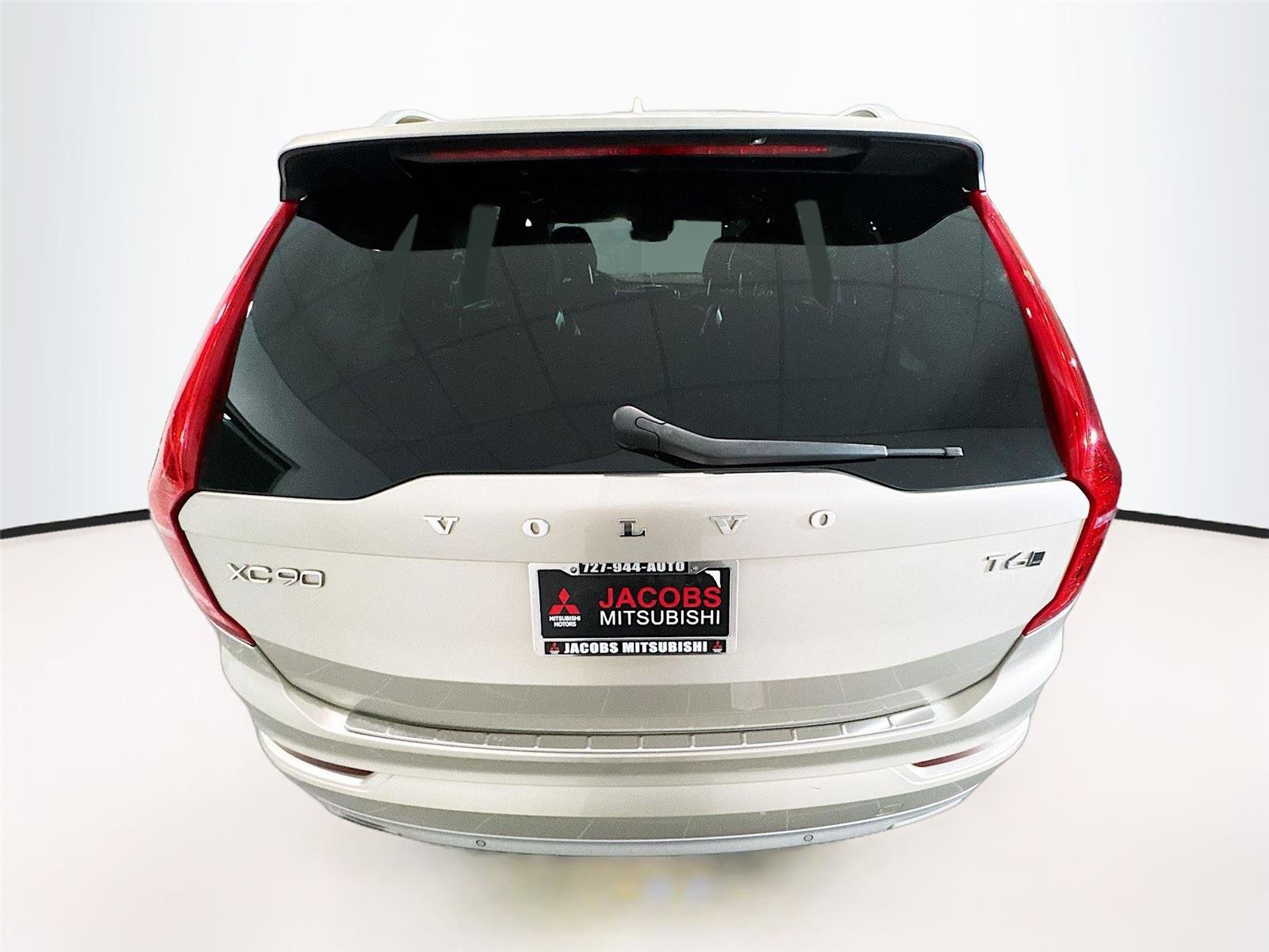 Used 2017 Volvo XC90 T6 Momentum w/ Vision Package image 27