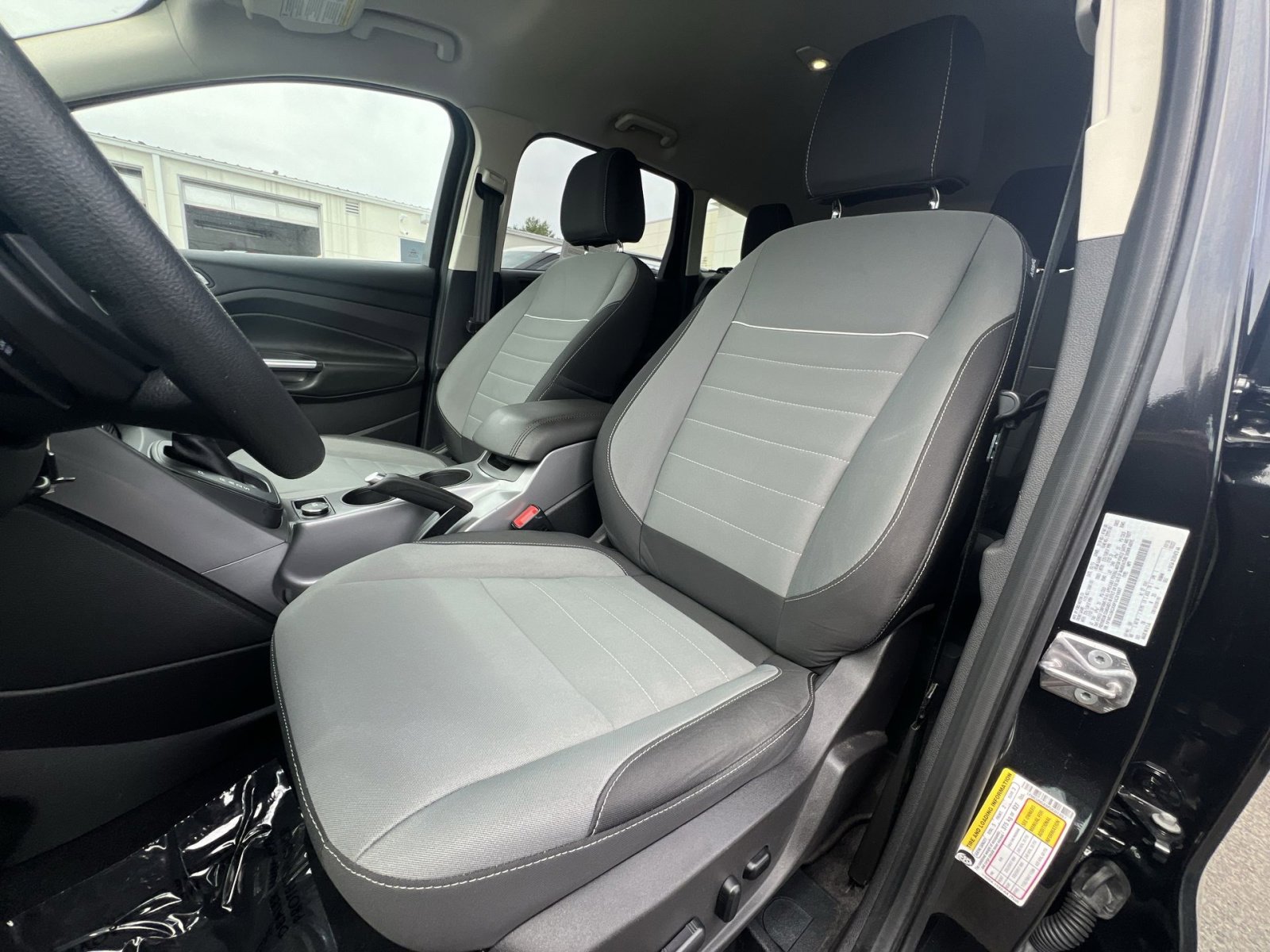 Used 2015 Ford Escape SE image 21