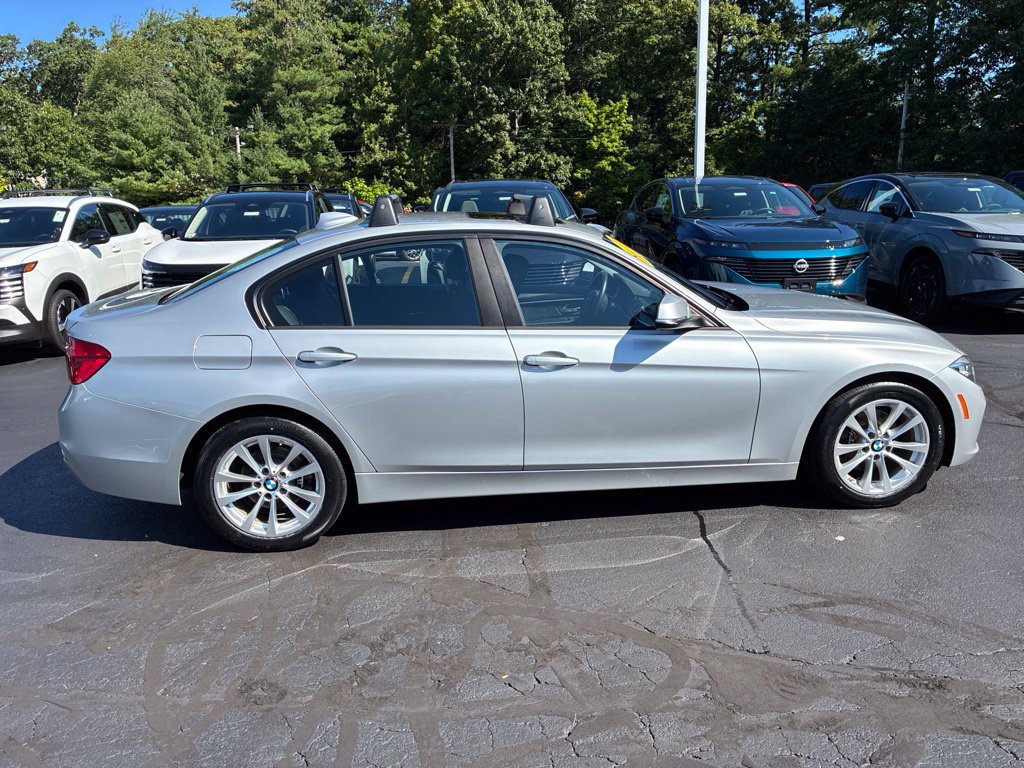 Used 2017 BMW 320i xDrive Sedan AWD/4WD image 8