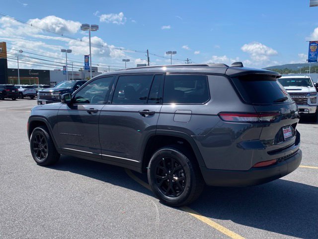Used 2025 Jeep Grand Cherokee L Altitude AWD/4WD image 3