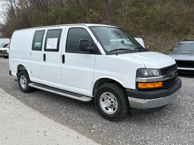 Used 2025 Chevrolet Express 2500 w/ Driver Convenience Package RWD image 7