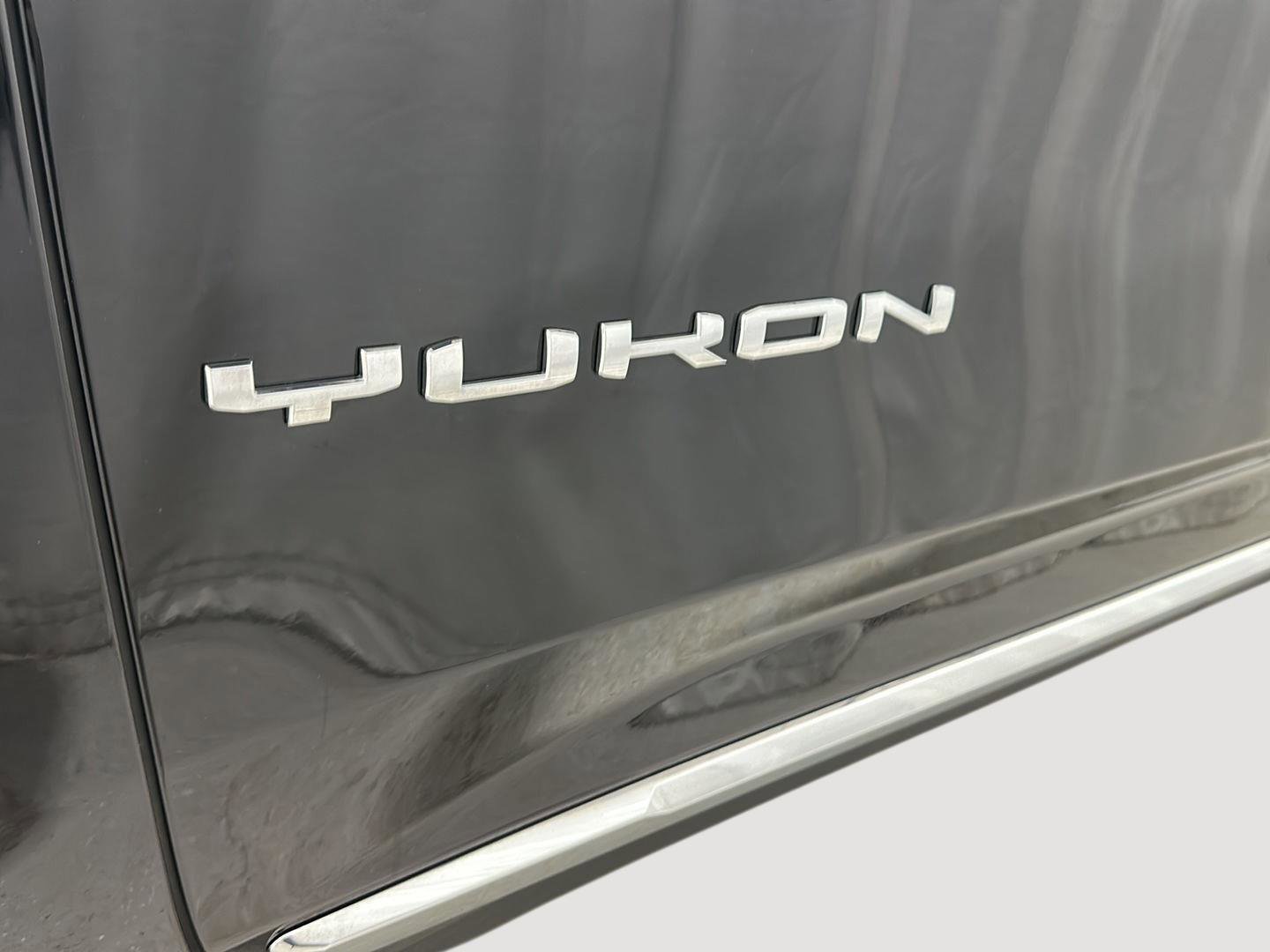 Used 2023 GMC Yukon SLT w/ SLT Luxury Package image 31