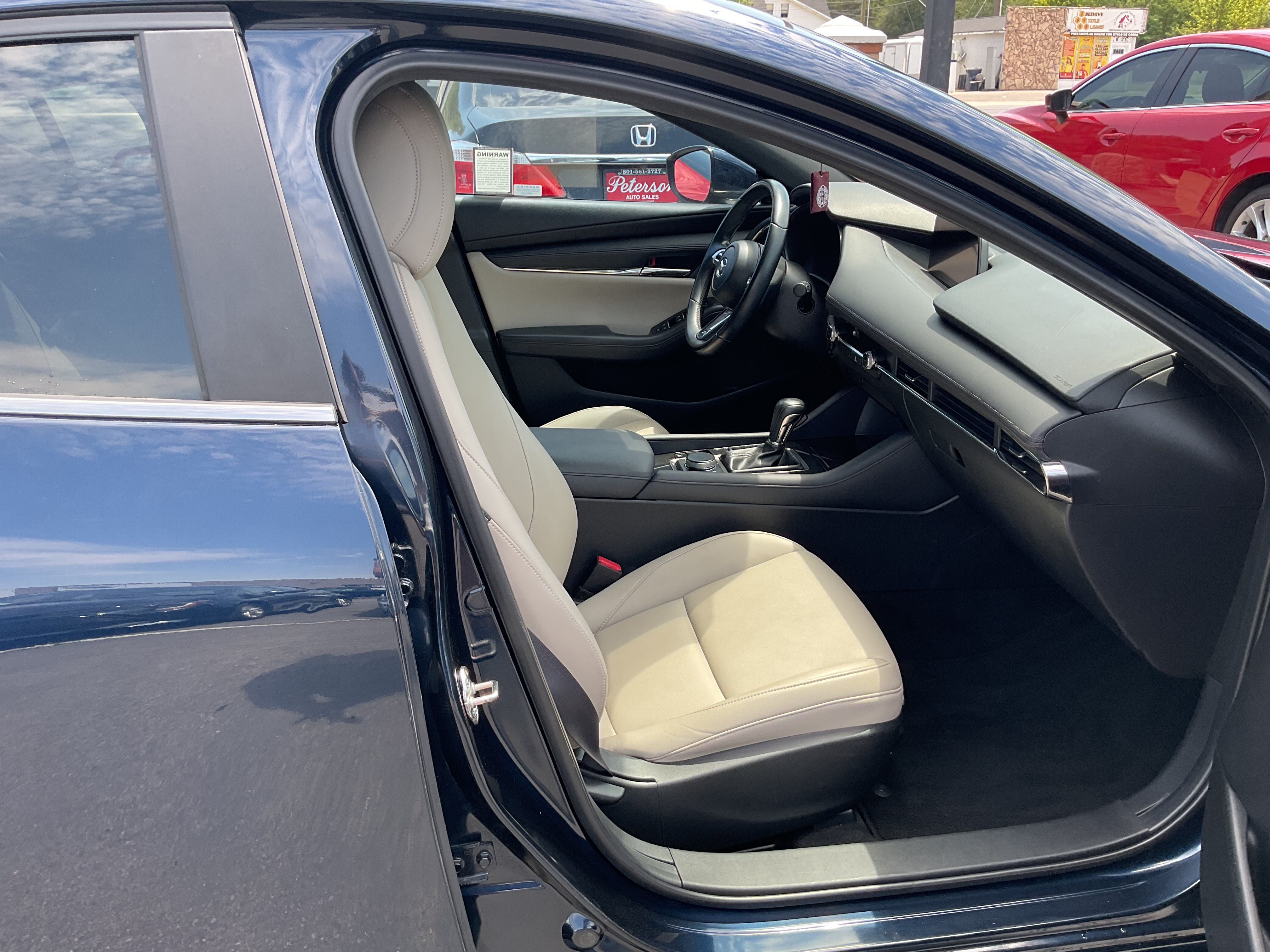 Used 2019 MAZDA MAZDA3 Hatchback FWD image 10