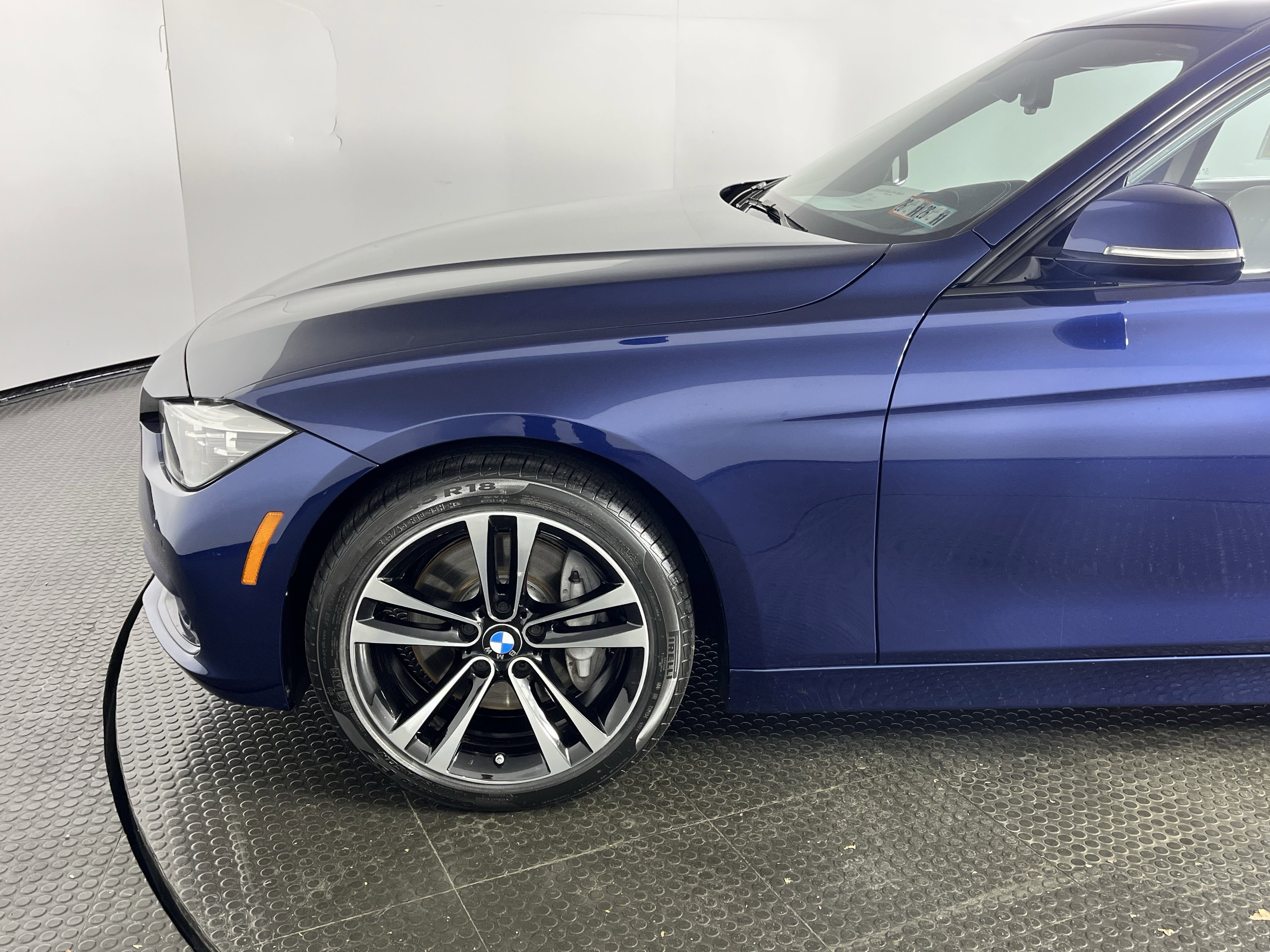 Used 2018 BMW 340i xDrive Sedan w/ Premium Package image 4