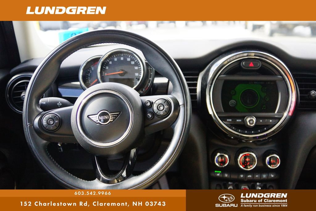 Used 2019 MINI Cooper 4-Door Hardtop image 6