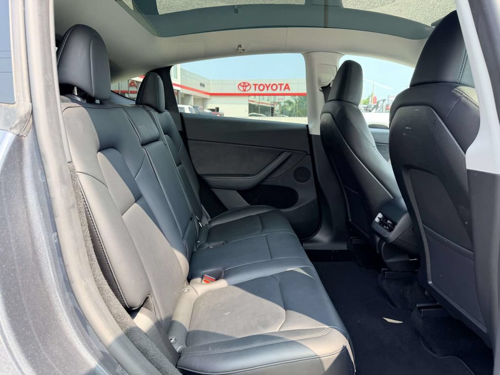Used 2023 Tesla Model Y Long Range AWD/4WD image 14