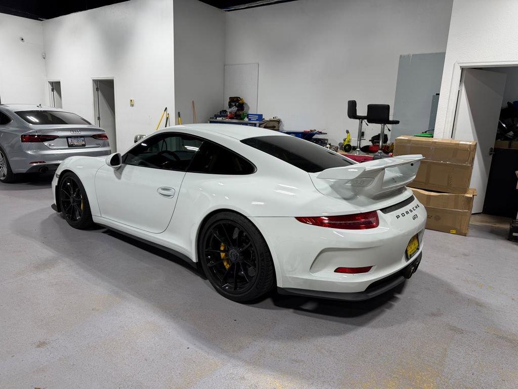 Used 2014 Porsche 911 GT3 RWD image 3