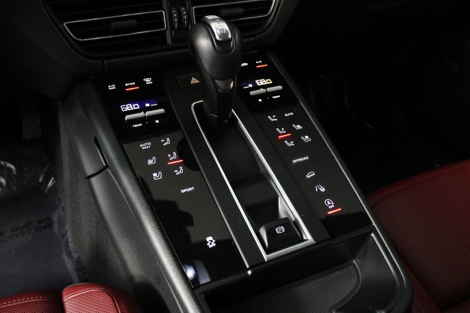 Certified 2022 Porsche Macan AWD/4WD image 18