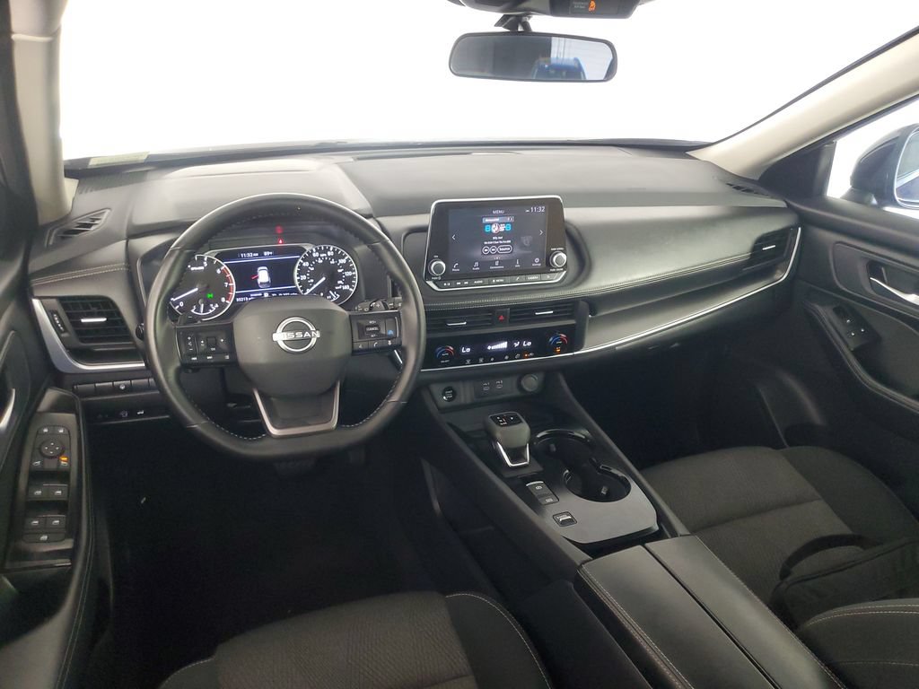 Used 2025 Nissan Rogue SV FWD image 15