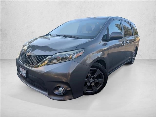 Used 2017 Toyota Sienna SE Premium video 1