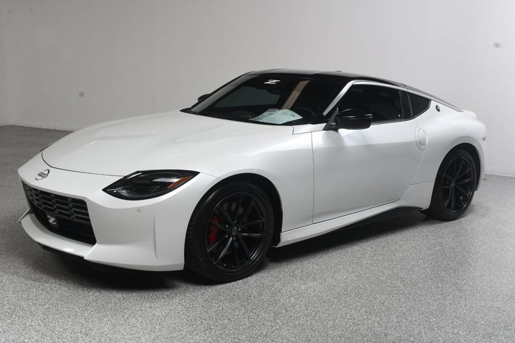 Used 2024 Nissan Z Performance w/ Floor Mat Package RWD image 2