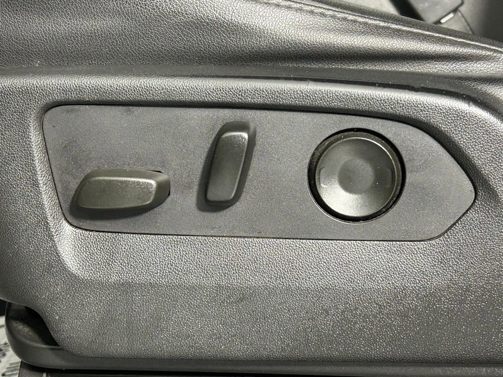 Used 2021 Chevrolet Suburban LT image 32