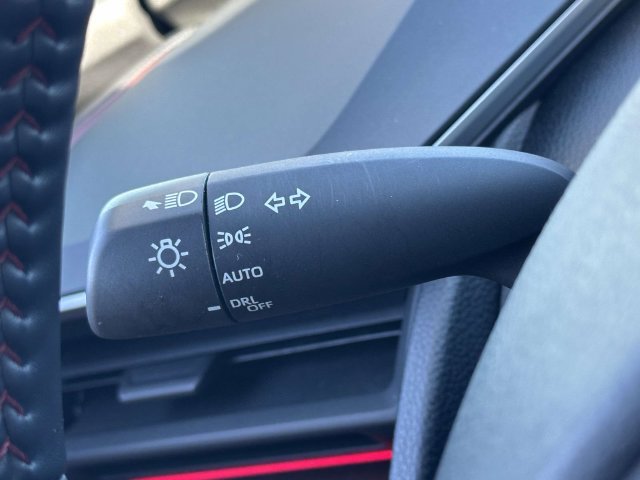 Used 2023 Toyota Prius Prime Premium FWD image 26
