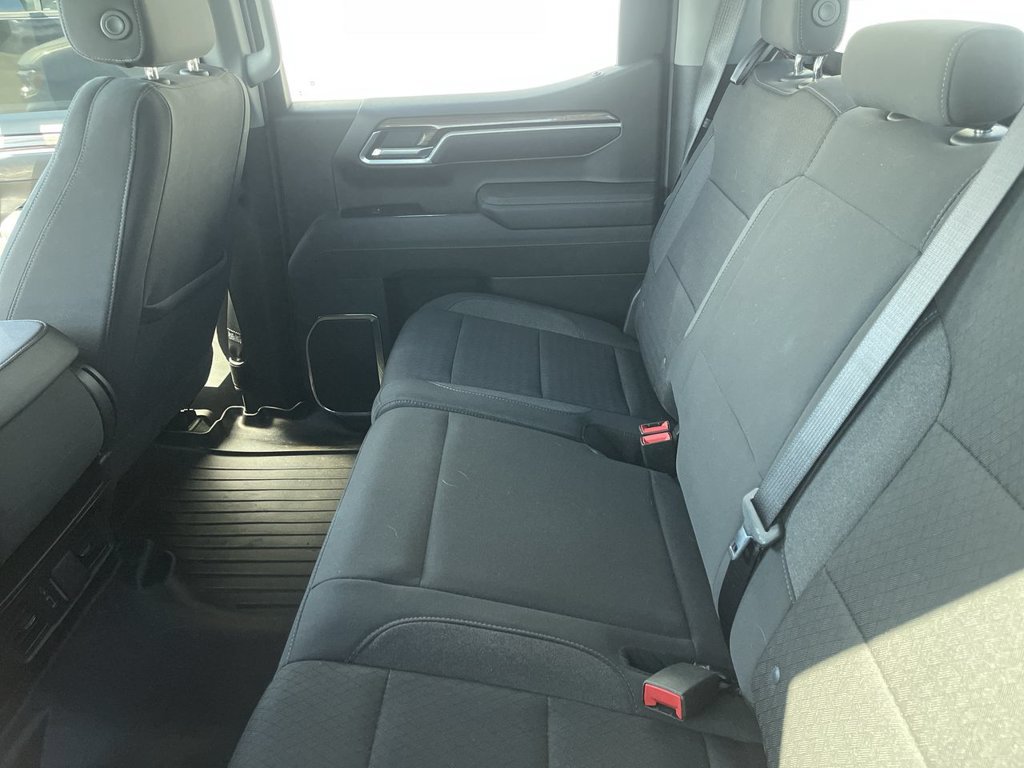 Used 2025 Chevrolet Silverado 1500 LT AWD/4WD image 5