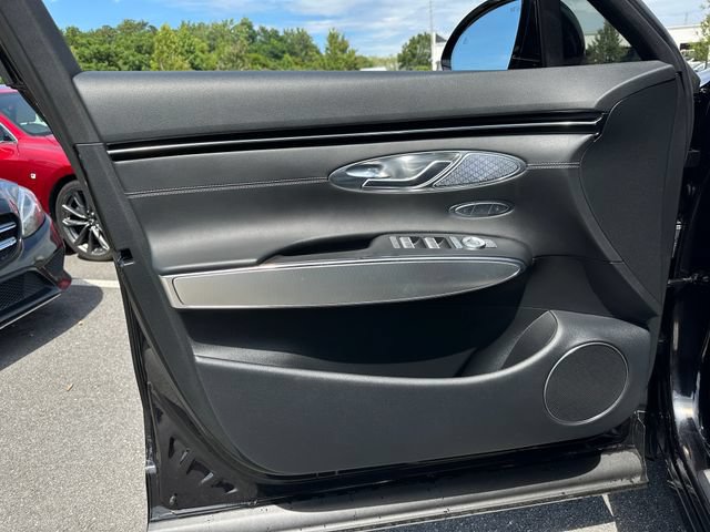 Used 2024 Genesis GV70 2.5T w/ Select Package AWD/4WD image 10