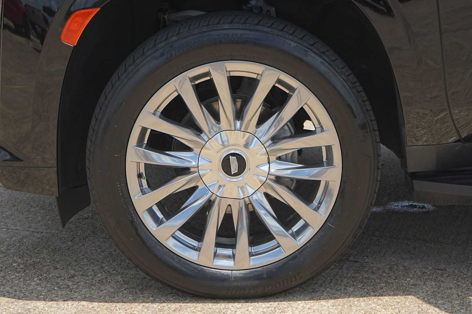 Used 2024 Cadillac Escalade ESV Premium Luxury RWD image 7