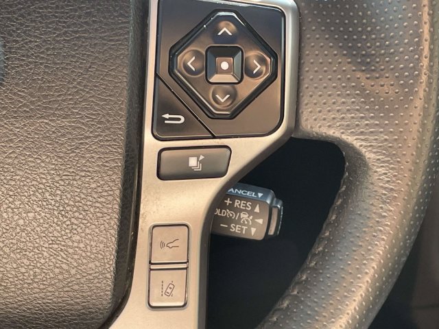 Used 2021 Toyota 4Runner SR5 Premium w/ Moonroof Package RWD image 24