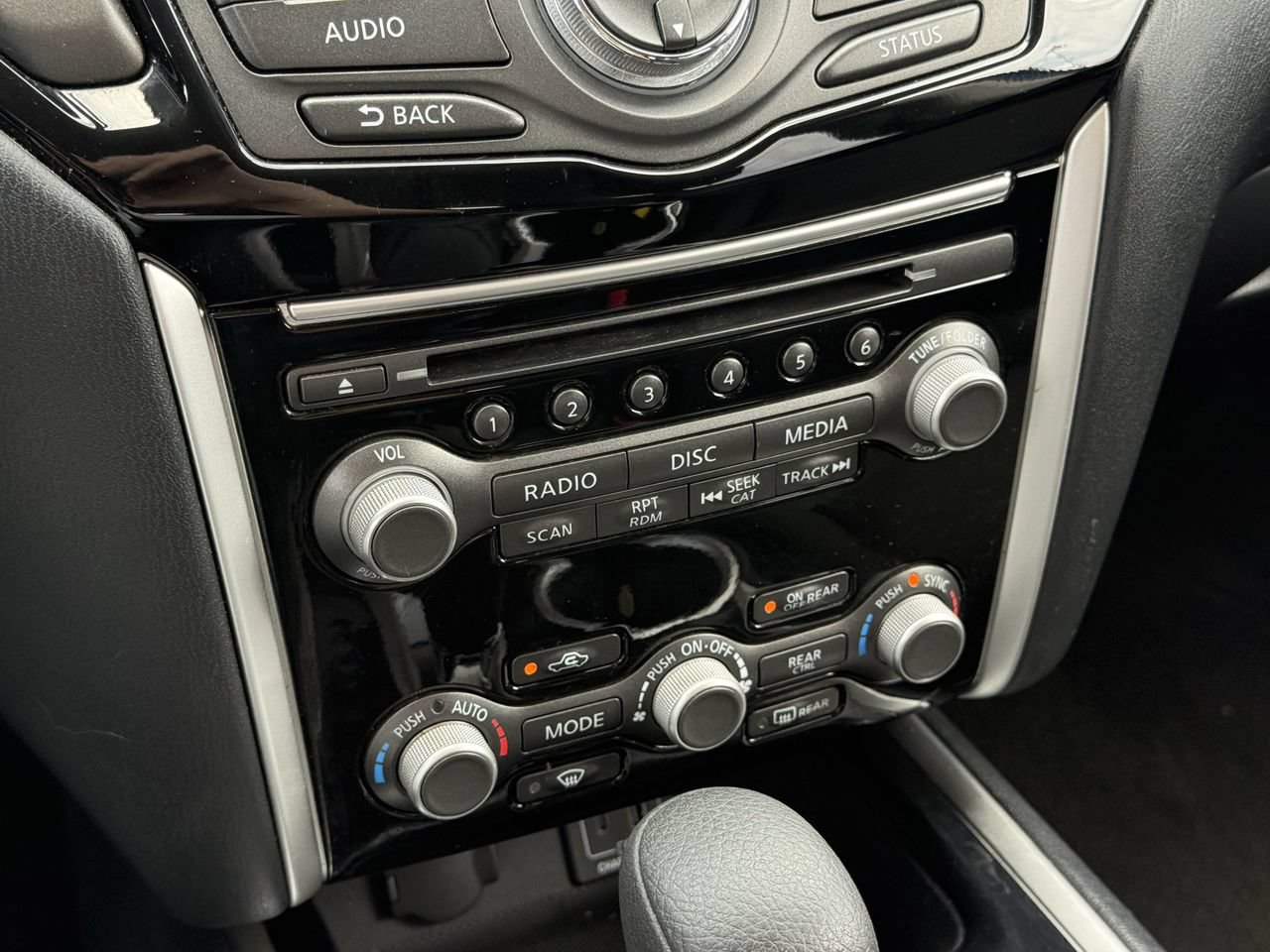 Used 2019 Nissan Pathfinder S FWD image 20