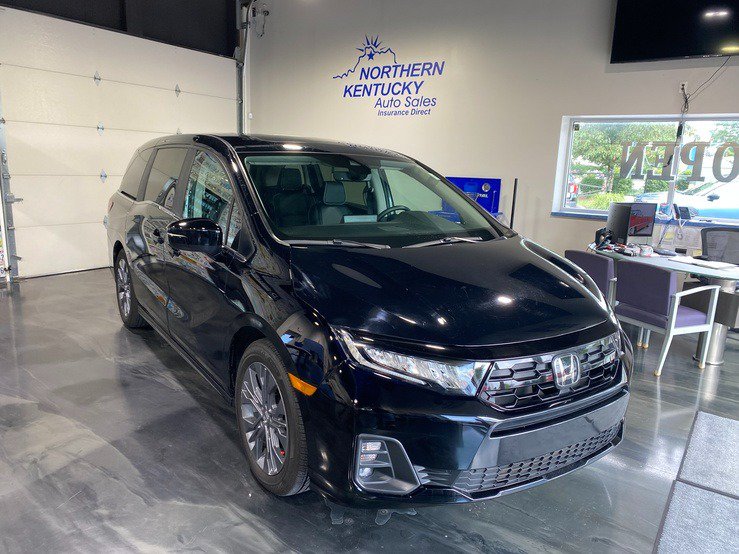 Used 2025 Honda Odyssey Touring image 1